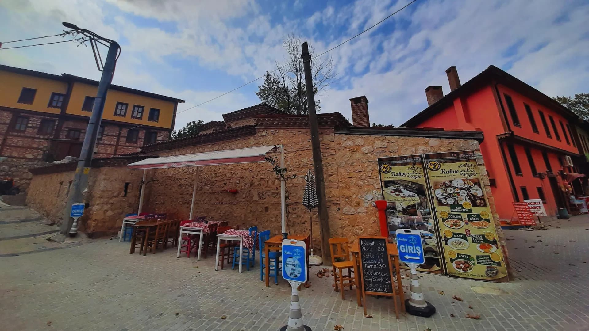 Nilüfer Hamamı (Gölyazı)
