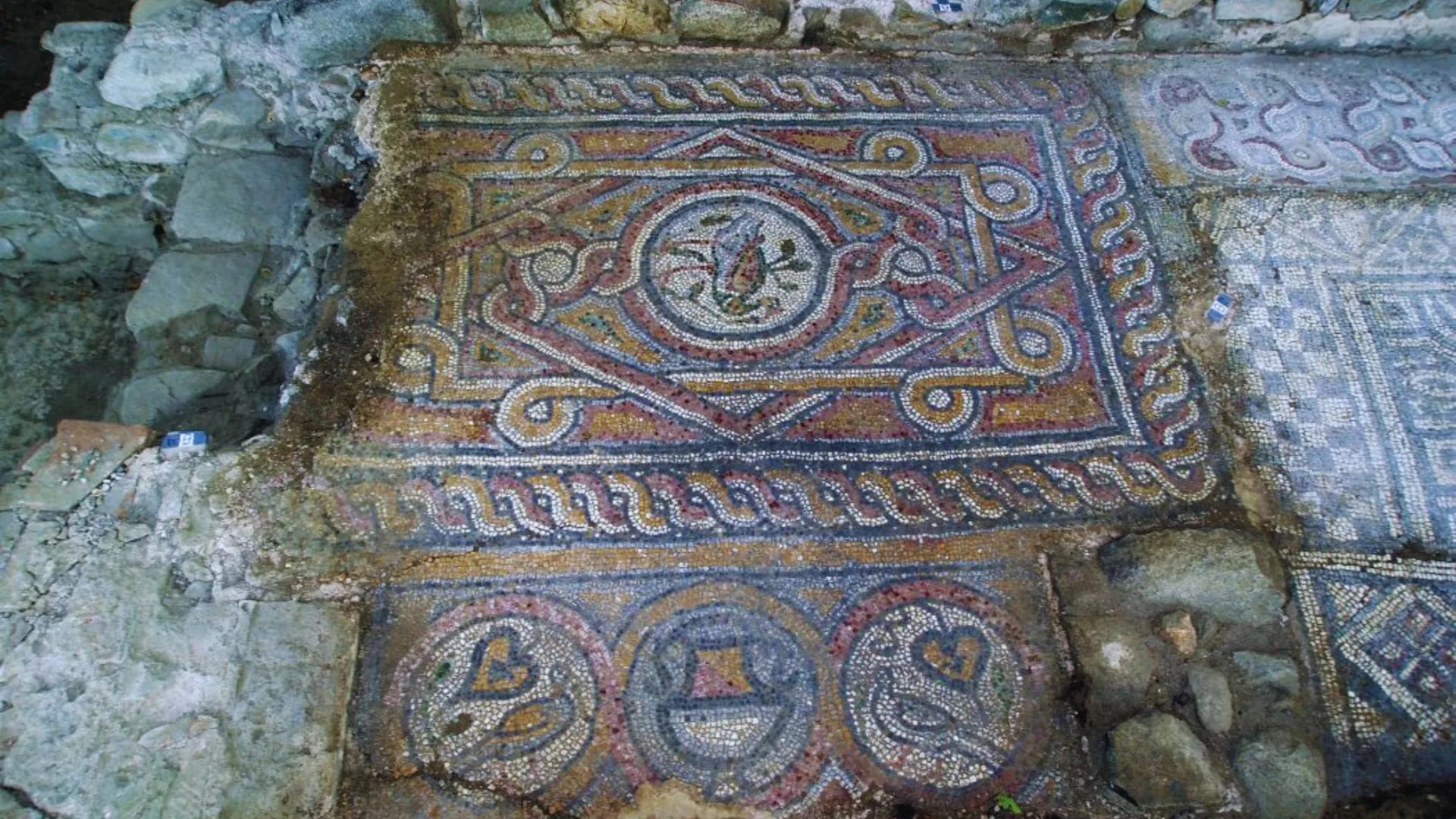 Büyükorhan Derecik Bazilikası