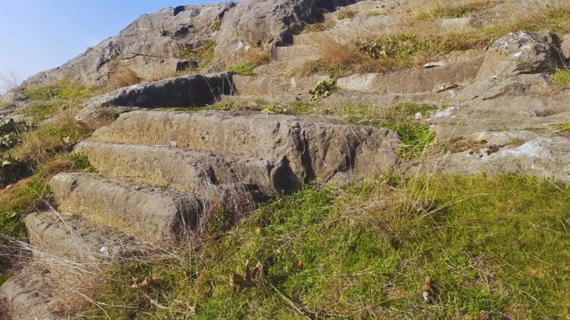 Merdivenli Kaya (İznik)