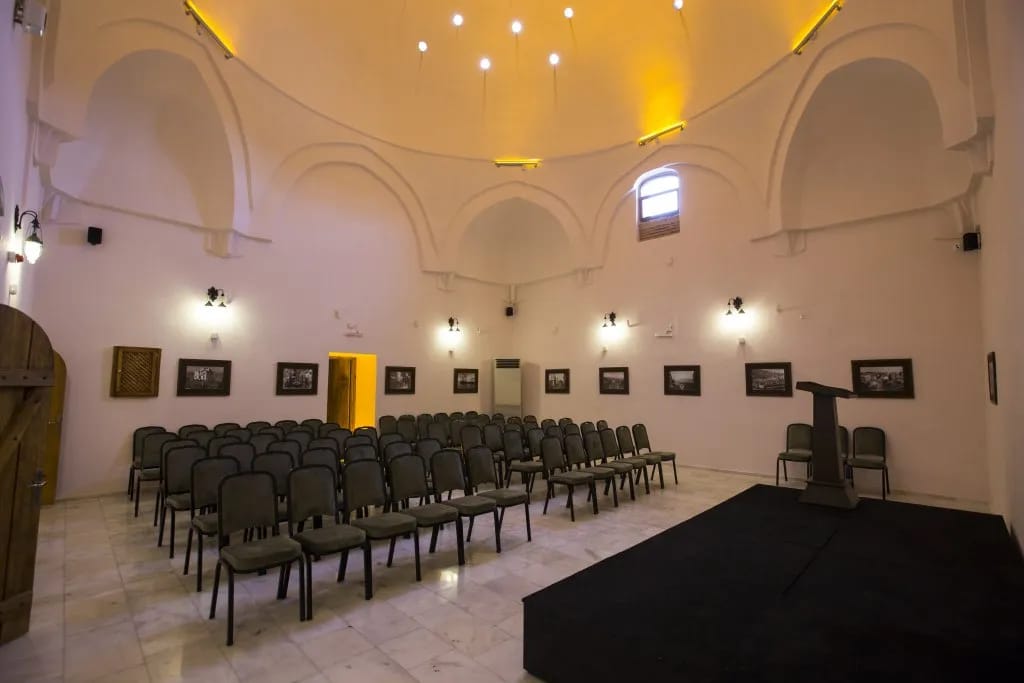 Hasan Bey Hamamı Kütüphanesi