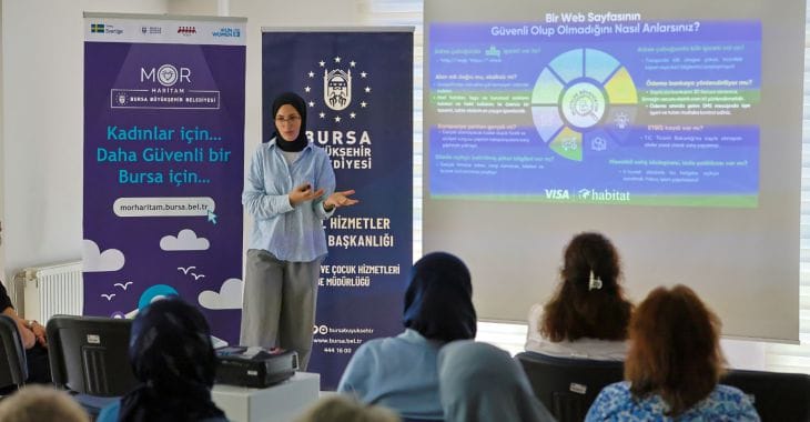 Büyükşehir'den kadınlara dijital farkındalık eğitimi